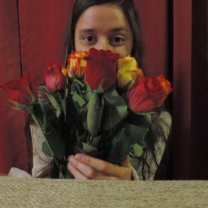 Meet your Posher, Maddebee